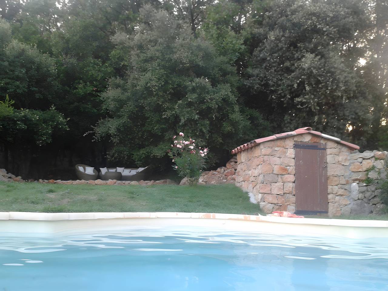 Bed and Breakfast 'La Fenière' with Shared Pool, Shared Terrace and Wi-Fi in Carcès, Brignoles region