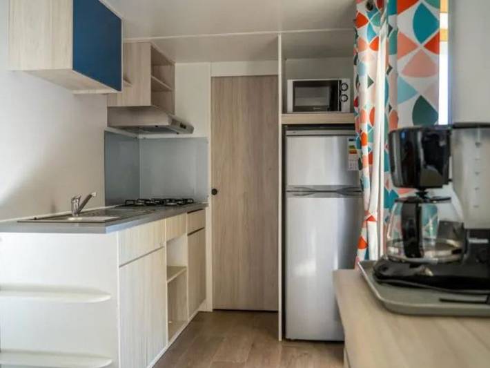 Mobil home pour 6 personnes, avec terrasse et piscine à Calvisson - 4