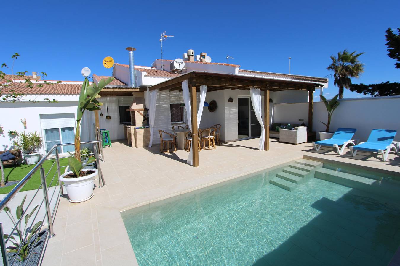 Casa Fenu, Ideal fuer Ihren Urlaub am Meer, Witi gratis, Klimaanlage Optional, Hunde erlaubt, Hundestrand in Riumar, Delta de l'Ebre