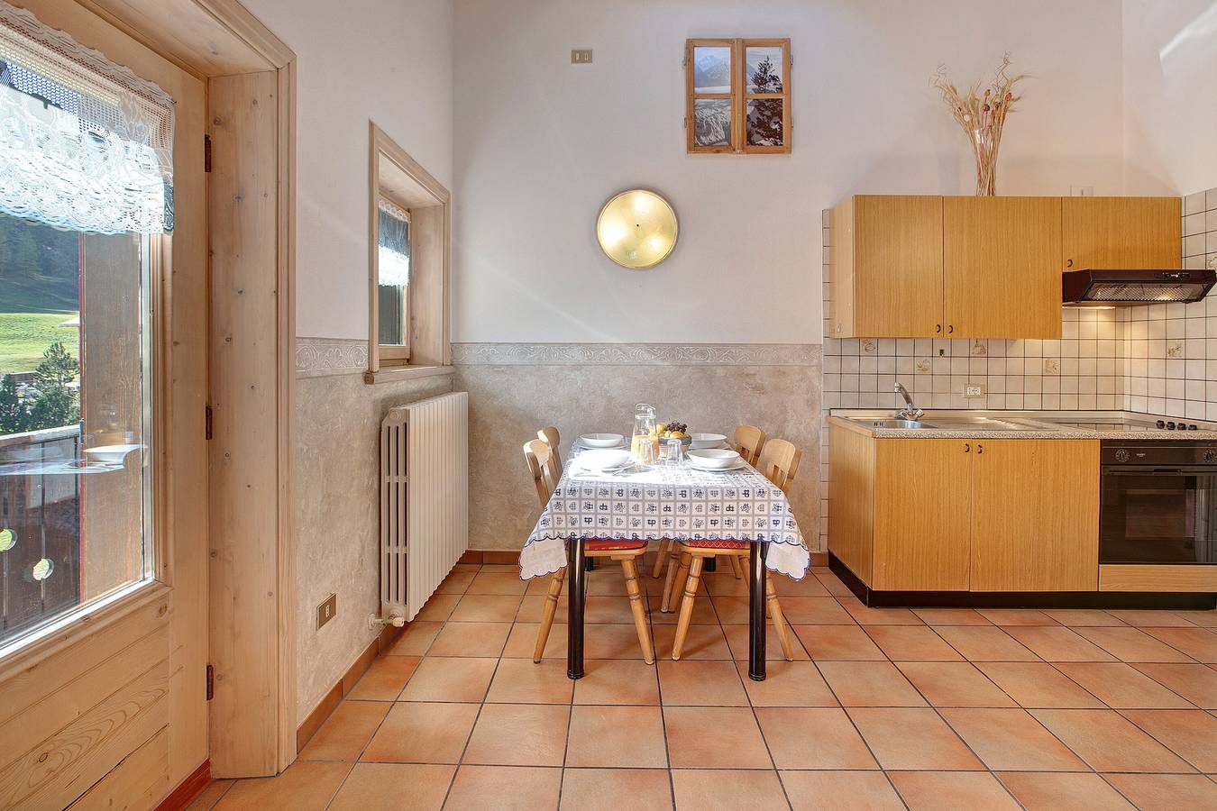 Ganze Wohnung, Ferienwohnung 'Lorenza 2 Baite Giotto' mit Bergblick, Gemeinschaftsgarten und Wlan in Livigno (Stadt), Livigno