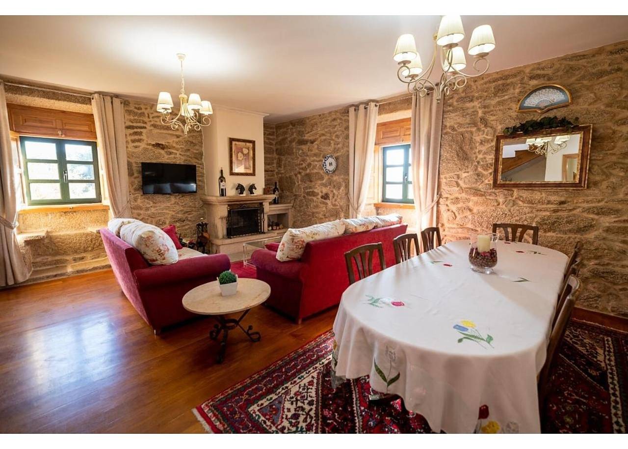 Finca 'María Bargiela' mit privater Terrasse, privatem Garten und Wlan in Salvaterra de Miño, Pontevedra Provinz