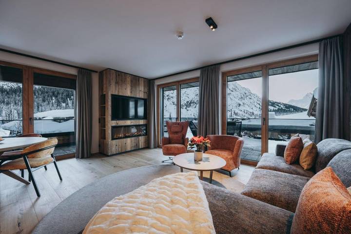 Ośrodek wypoczynkowy dla 8 osób, z Balkon i Taras oraz Ogród i Sauna w Lech