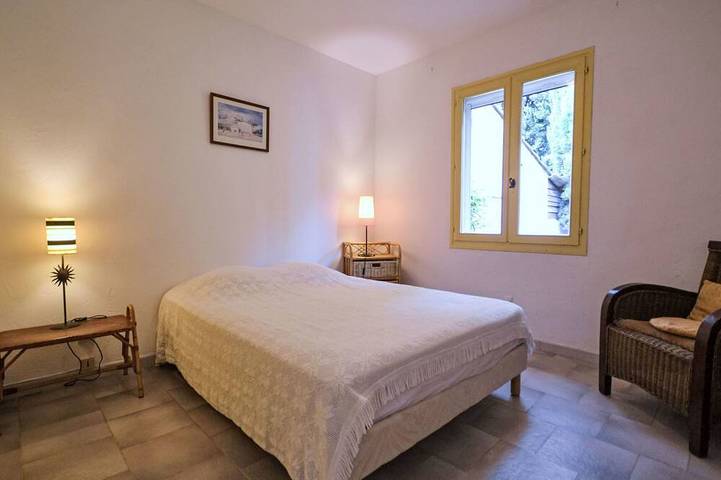 Location de vacances pour 8 personnes, avec terrasse ainsi que jardin et piscine dans Abbaye de Saint Michel de Frigolet - 2
