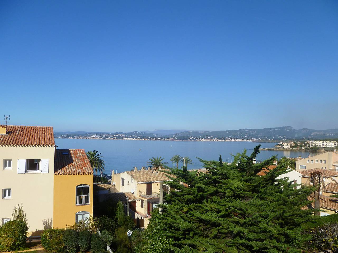 Entire apartment, Les Trinquettes in Le Brusc, Six-Fours-Les-Plages