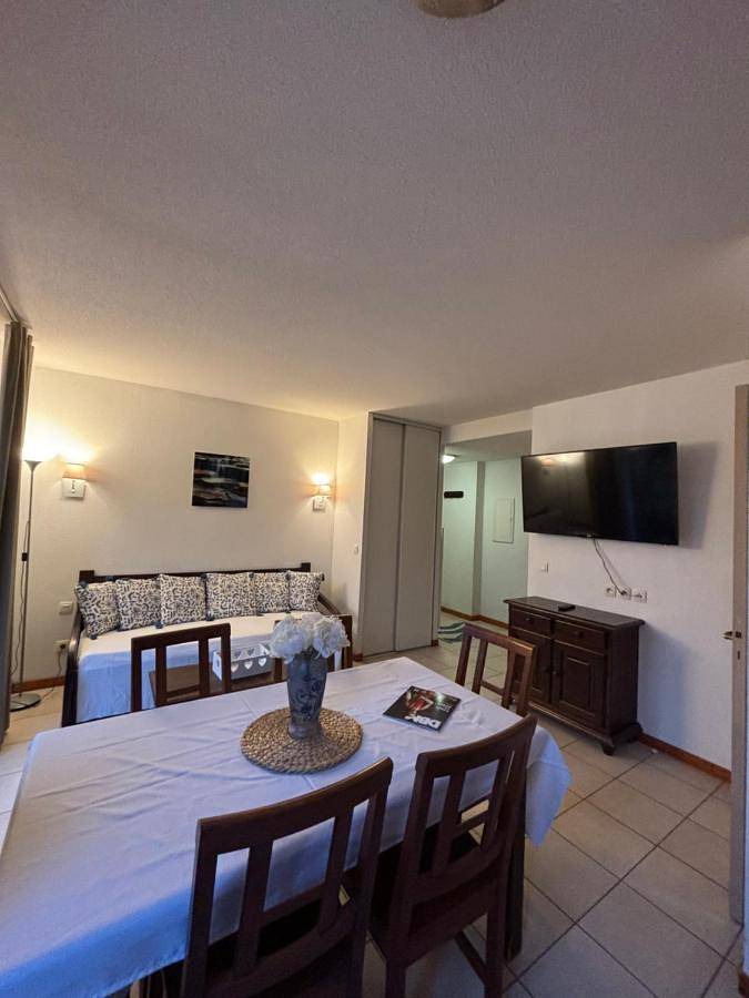 Gîte pour 6 personnes, avec piscine et terrasse à Levernois - 3