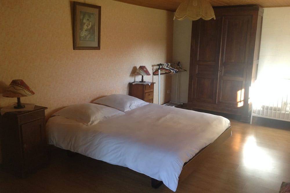 Casa de piedra Périgourdine del siglo Xvi, gran cocina de verano equipada, wifi in Campsegret, Périgord Pourpre