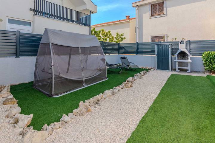 Villa pour 5 personnes avec balcon/terrasse in Vir