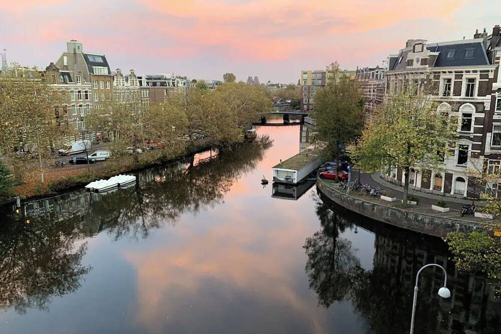 Canal view home in the heart of Amsterdam in Amsterdam Oud-West, Holländische Küste