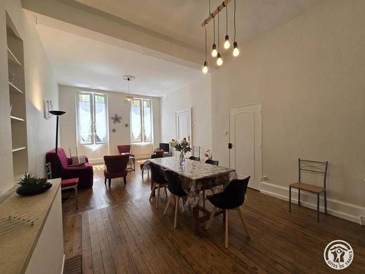 Location de vacances pour 6 personnes, avec terrasse à Villefranche-du-Périgord