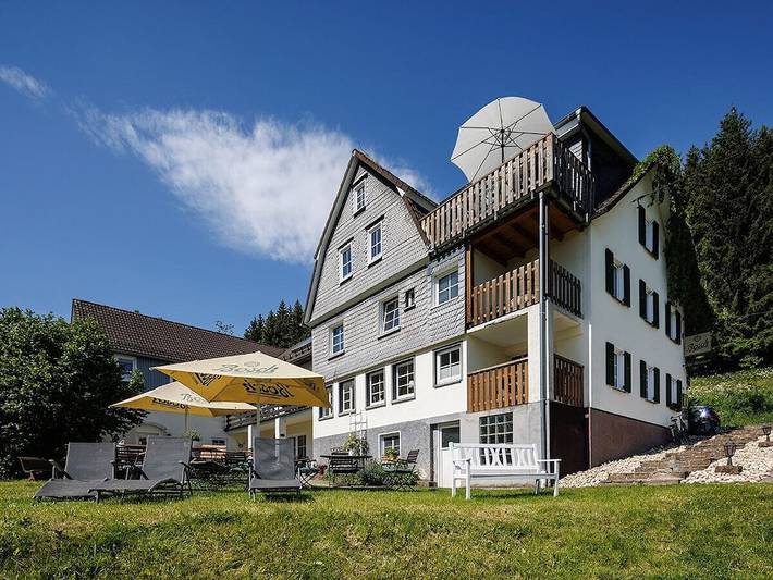 Ferienhaus für 4 Personen, mit Garten und Balkon