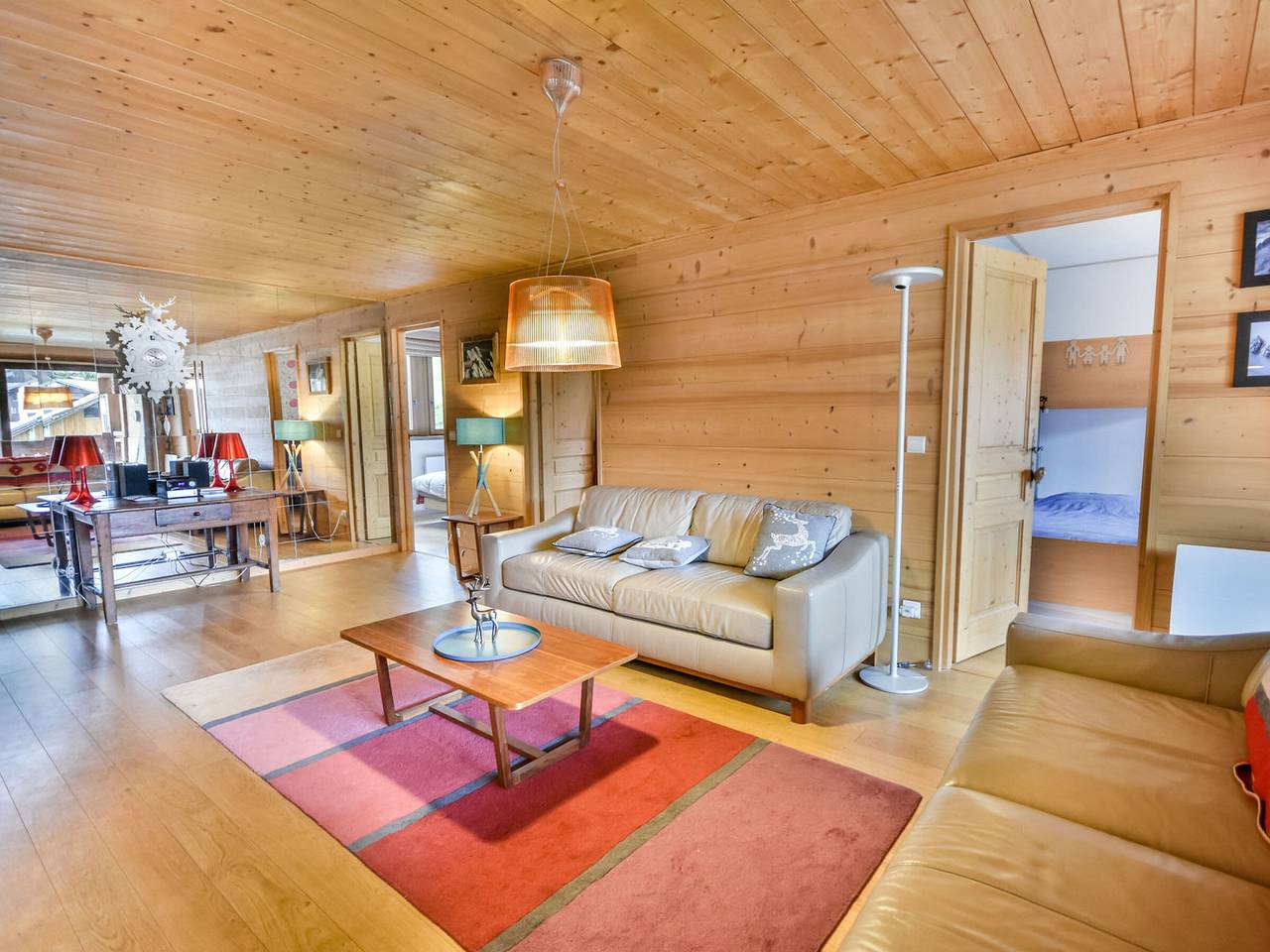 Entire apartment, Spacious 3Br Apt - 6-8p, Near Slopes, Sunny Terrace, Parking in Les Gets, Les Portes du Soleil