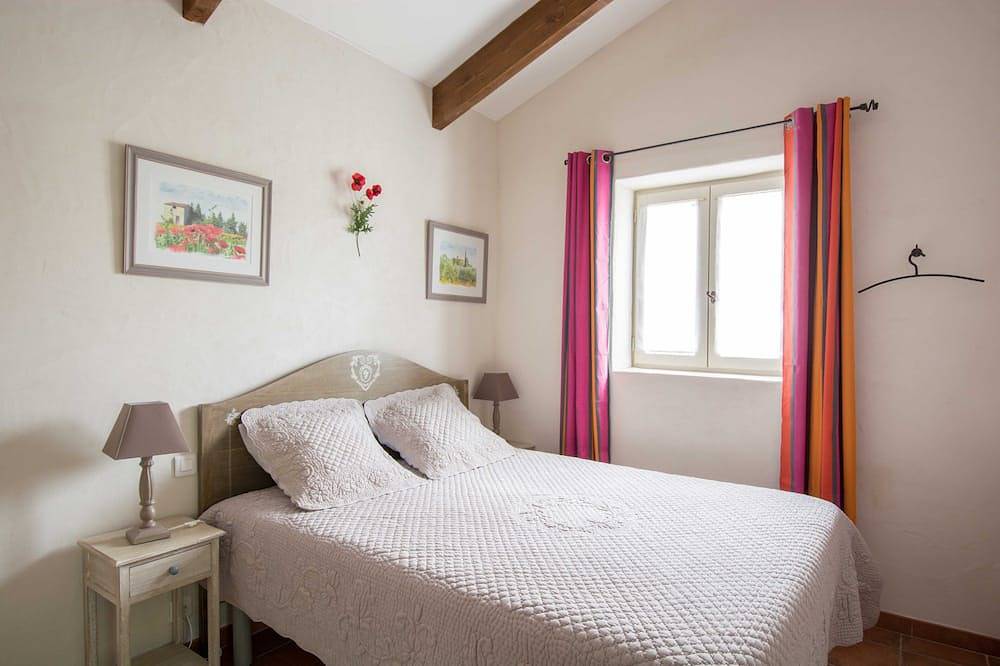 Gîte de charme. Uzès . 2 Ch   2 Sdb. Climat. Wifi. Piscine. Terrasse.  Parking. in Uzès, Région de Nîmes