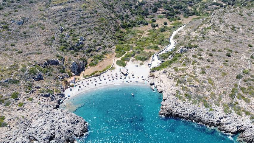 Gîte pour 3 personnes, avec balcon/terrasse et piscine dans Cythère - 2