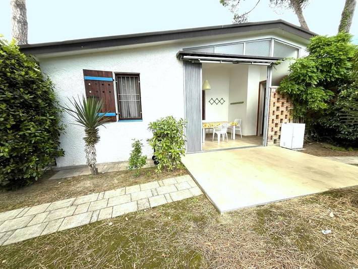 Bungalow per 6 persone, con Terrazza e Giardino a Bibione Pineda