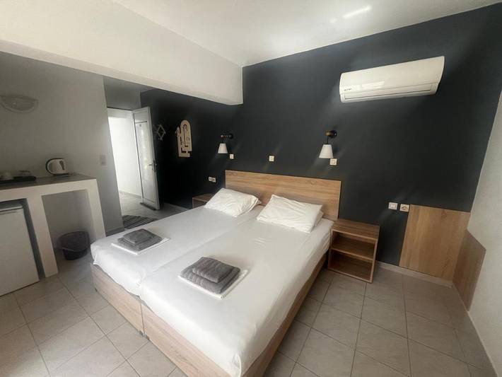 Location de vacances pour 4 personnes, avec piscine ainsi que vue et jardin à Faliráki - 3