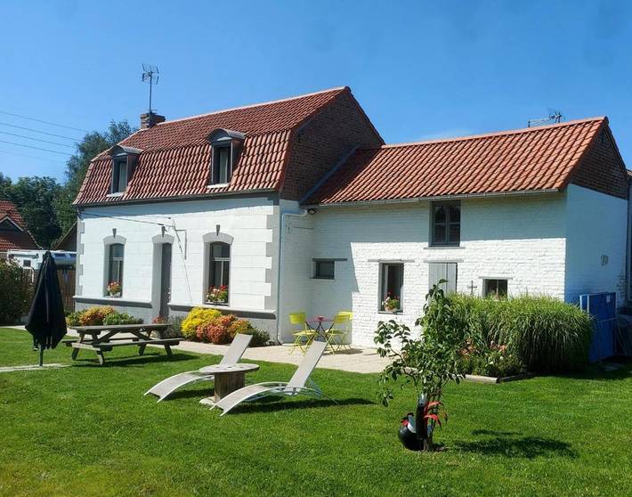 Location de vacances pour 4 personnes, avec jardin à Marchiennes