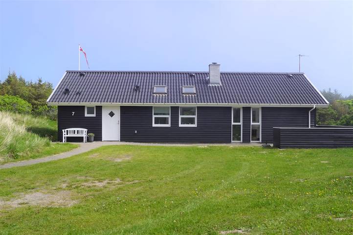 Ferienhaus für 8 Personen, mit Sauna und Terrasse sowie Whirlpool in Løkken