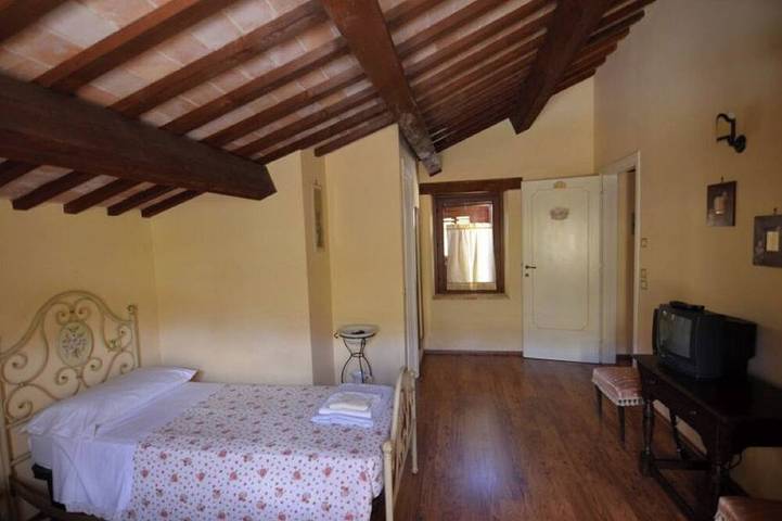 Villa mit Charme in Marche, privatem Pool und fantastischer Landschaft in Gualdo, Macerata Provinz