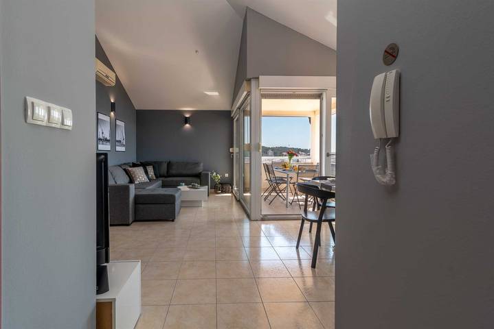 Ferienwohnung für 6 Personen, mit Balkon in Trogir - 2