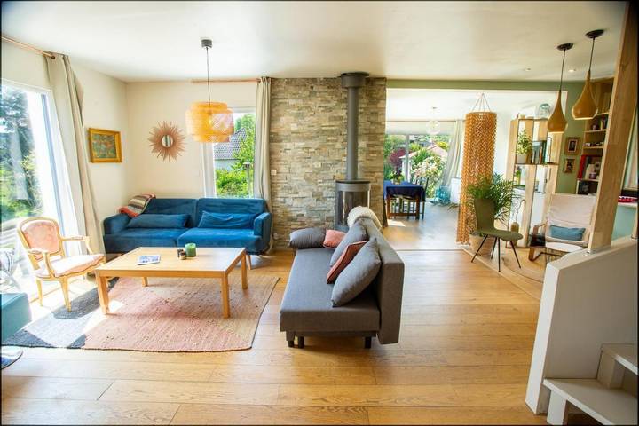 Location de vacances pour 4 personnes, avec Balcon et Terrasse ainsi que Jardin et Piscine dans Lessy
