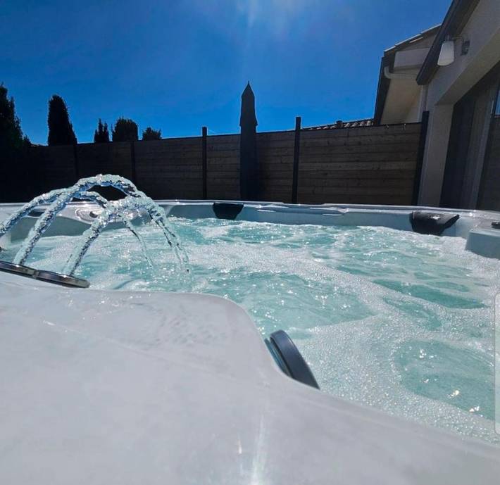 Location de vacances pour 3 personnes, avec jardin et jacuzzi à Villemoustaussou