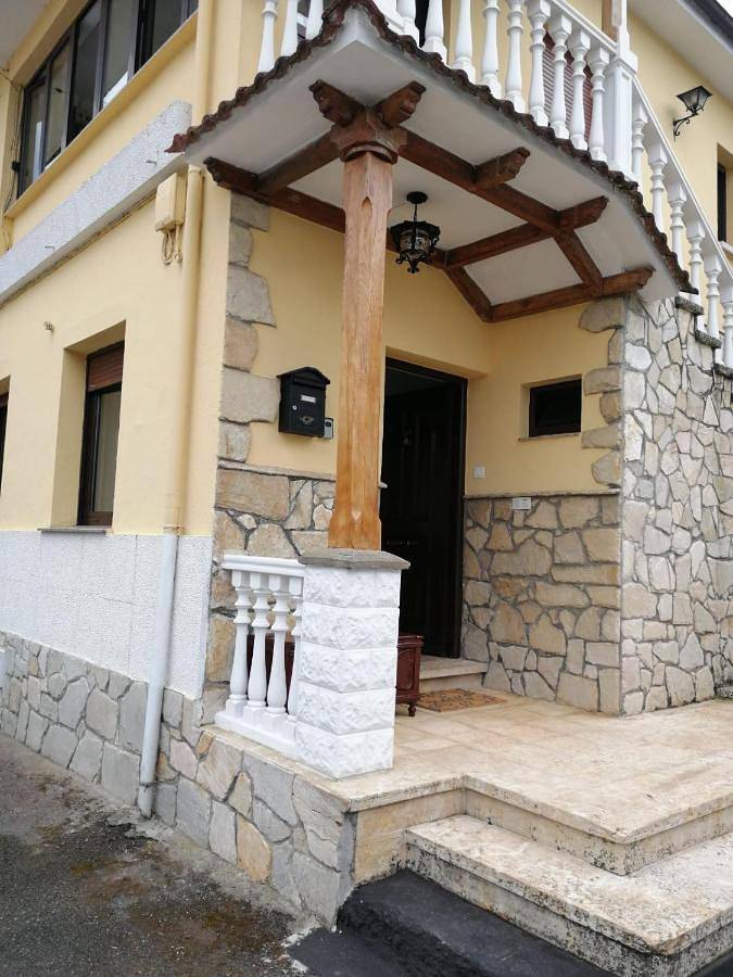 Maison de vacances pour 4 personnes, avec Terrasse ainsi que Jardin et Vue à Lena