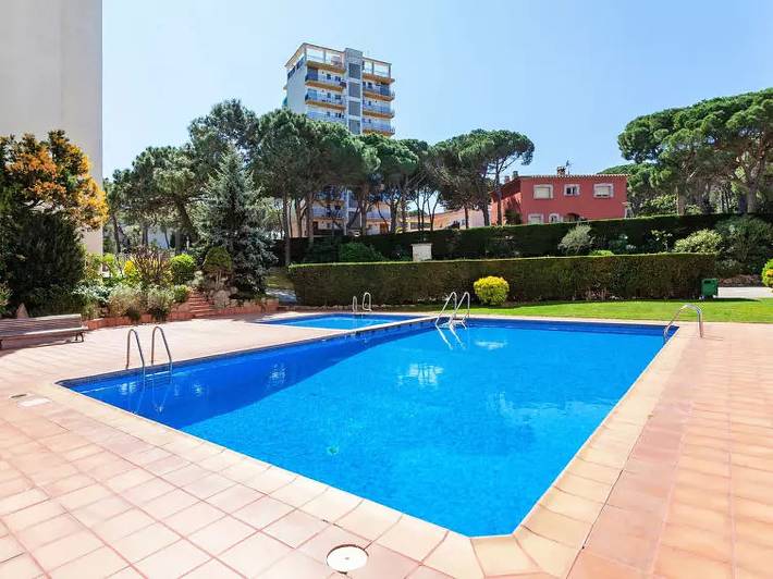 Appartement de vacances pour 6 personnes, avec piscine et jardin - 1