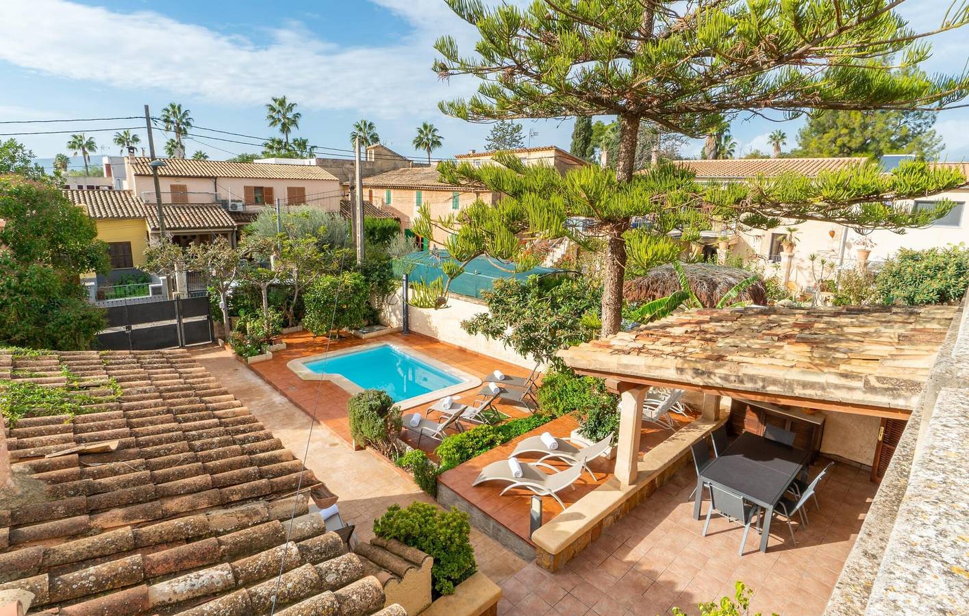 Sunset Terrace Retreat with Pool 600m to City Center in Sa Indioteria, Palma