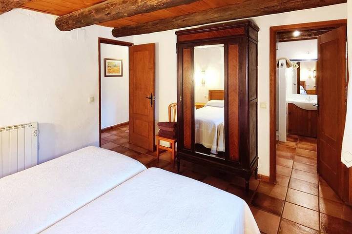 Gîte pour 12 personnes, avec terrasse et jardin, animaux acceptés à Coll de Nargó - 3