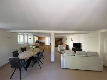 Gîte pour 6 personnes, avec terrasse, animaux acceptés à Féneyrols