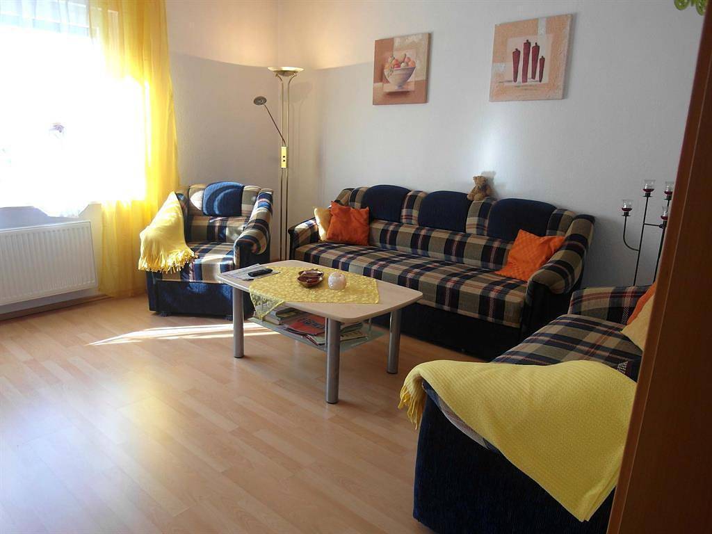 Ganze Ferienwohnung, Fewo, 2 Schlafräume, 1-4 Pers. in Isenbüttel, Landkreis Gifhorn