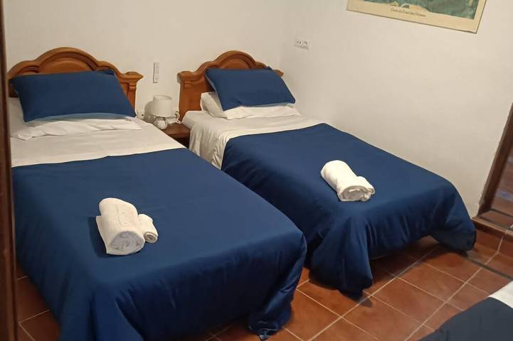 Luxury Basecamp in the epicenter of Geoparque de Granada.accomodates up to 12.. in Guadix, Géoparc de Grenade