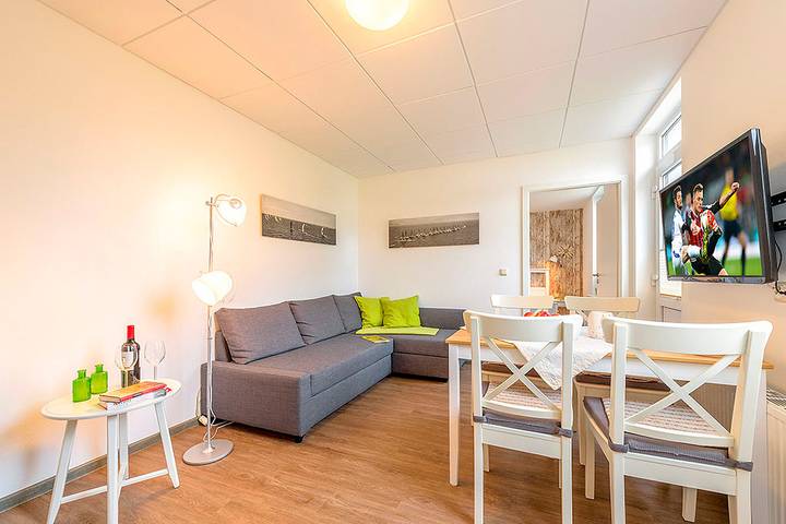 Ferienwohnung für 4 Personen, mit Balkon und Terrasse sowie Garten in Nienhagen - 2