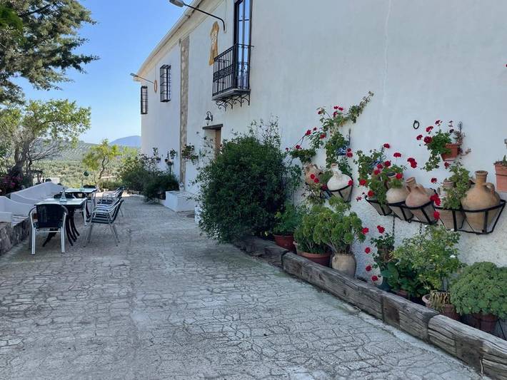 Casa de vacaciones para 16 personas, con terraza además de piscina y vistas, Se admiten mascotas en Comarca Metropolitana de Jaén - 2