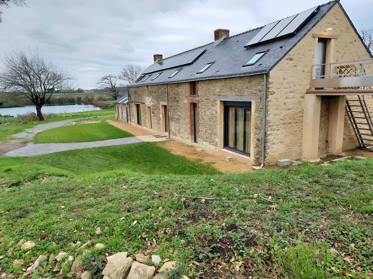 Gîte La Thébaïde: Spa, Sauna y Jardín para Familias y Amigos in Missillac, Region de Saint-Nazaire