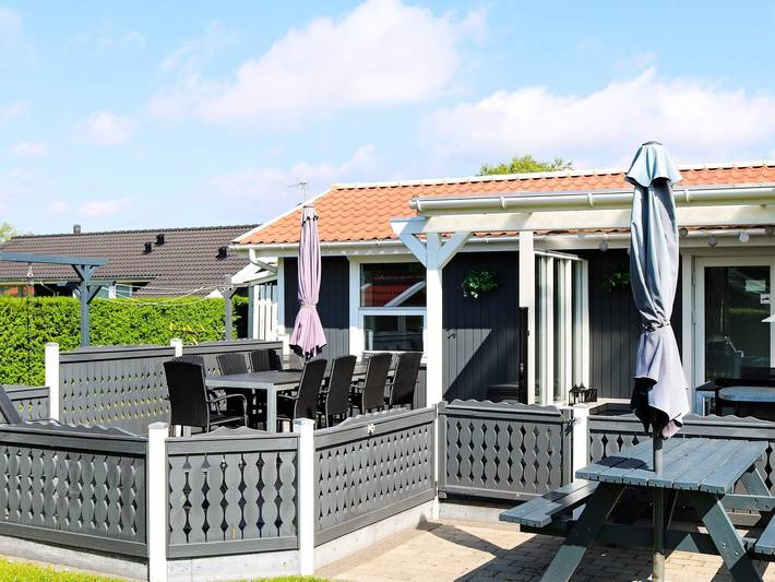 Ferienhaus für 12 Personen, mit Whirlpool und Terrasse sowie Garten in Øster Hurup - 2