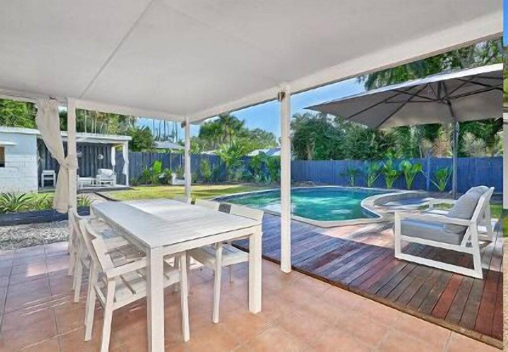 Endeavour Beach House at Clifton Beach, perfect place for a relaxing Holiday in Clifton Beach (Cairns), Cairns