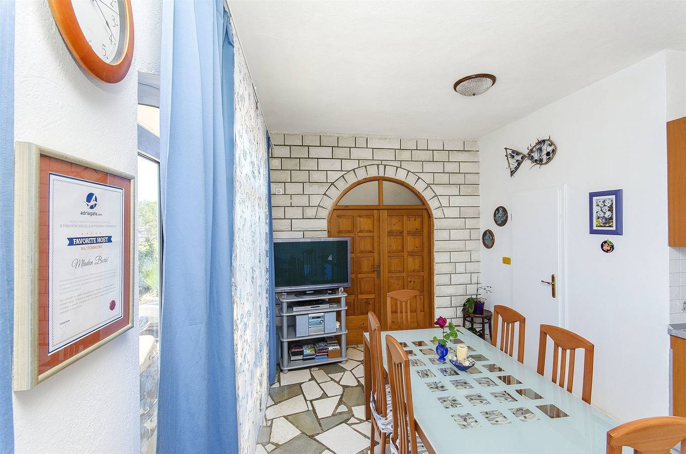 House Mladen in Grohote, Solta