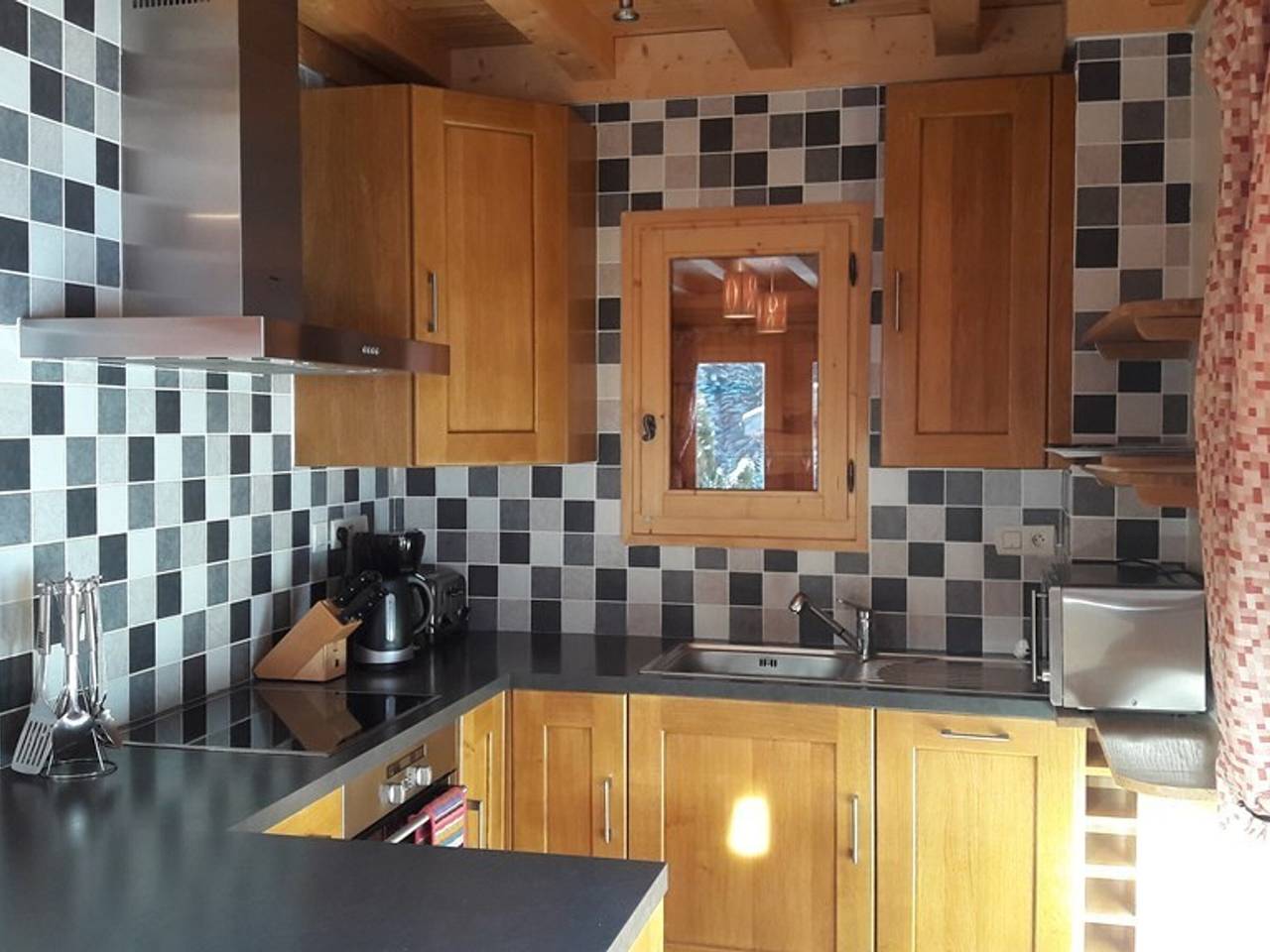 Les Gets: Chalet 8 pers, 4 ch, prox pistes et lac, terrasse sud, poêle bois, parking, draps inclus l'hiver in Les Gets, Les Portes du Soleil