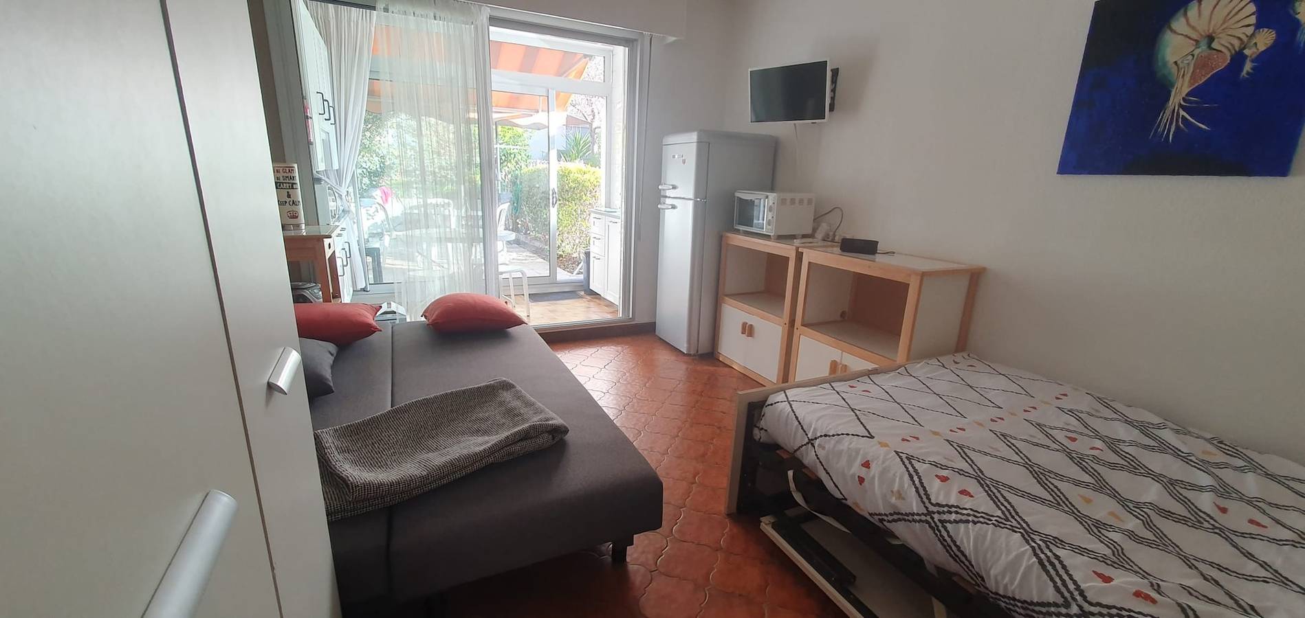 Studio entier, Beau studio avec terrasse proche de la mer in Saint-Mandrier-sur-Mer, Côte méditerranéenne (France)