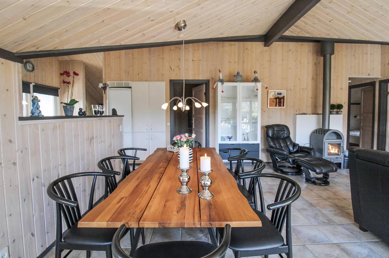 Beautiful home in Oksbøl w/ 4 Bedrooms, Sauna and Wifi in Jegum, Varde Region