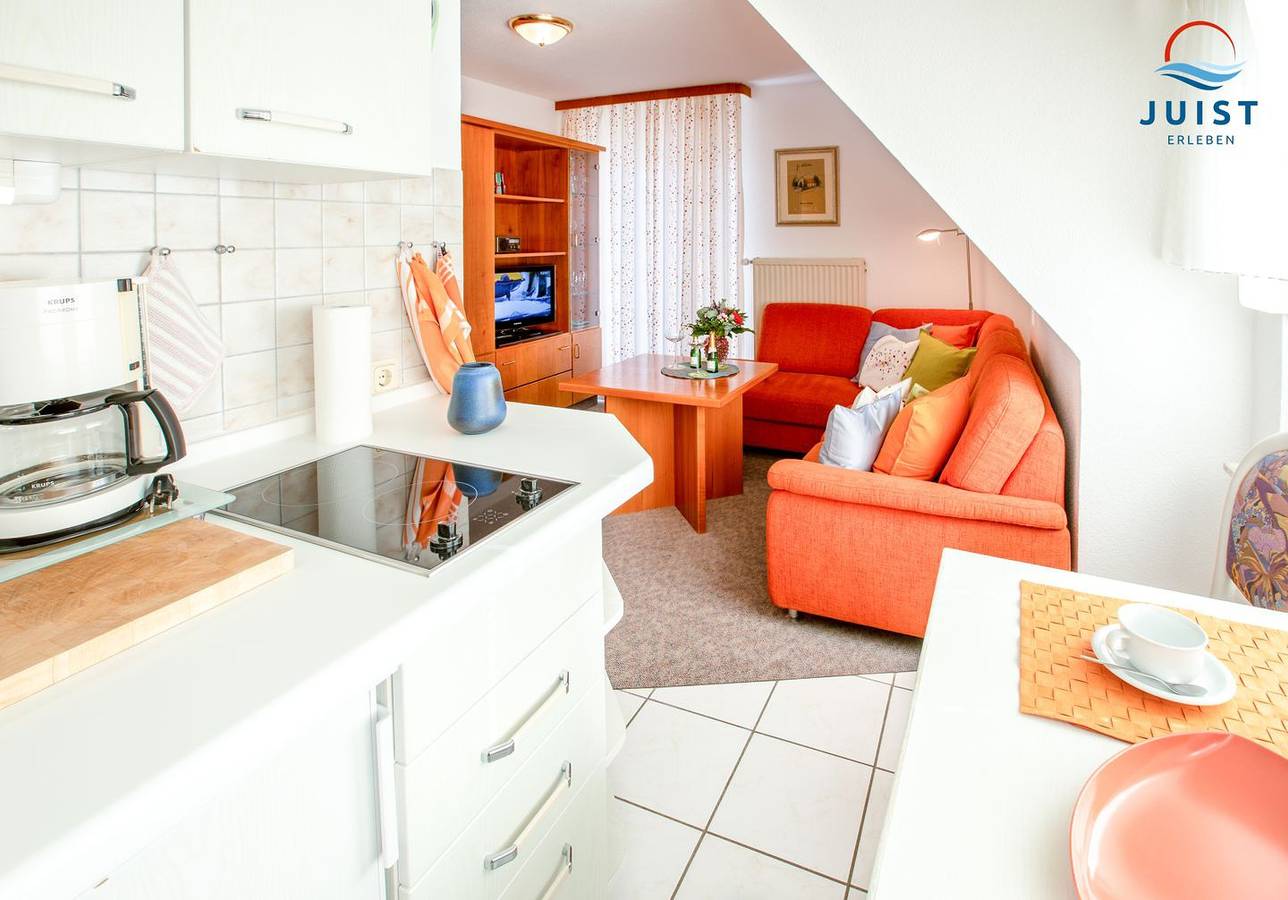 Farbenfroh gestaltete Ferienwohnung im Zentrum, ideal für Paare — Bild 3