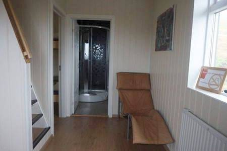 Chambre d’hôte pour 4 personnes, avec jardin ainsi que vue et terrasse dans Vík í Mýrdal - 3