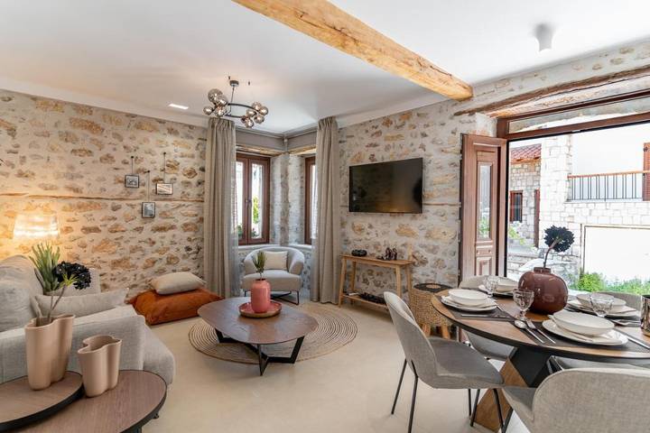 Location de vacances pour 4 personnes, avec jacuzzi et jardin à Afitos