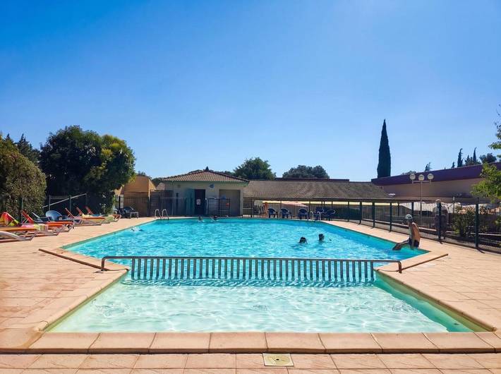 Parc de vacances pour 4 personnes, avec Terrasse et Piscine