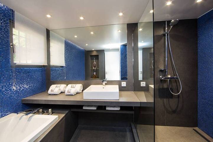 Villa pour 10 personnes, avec Balcon ainsi que Jacuzzi et Jardin à Veyrier-du-Lac - 4