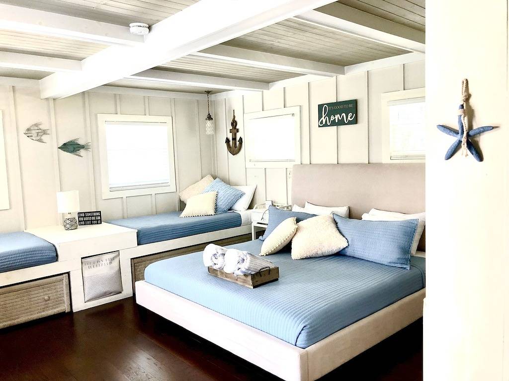 The Downtowner Cottage downtown Mt. Dora Location! Location! Location! in Mount Dora, Lake County