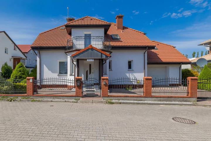 Luxus-Ferienhaus für 11 Personen, mit Terrasse und Garten in Kolberg
