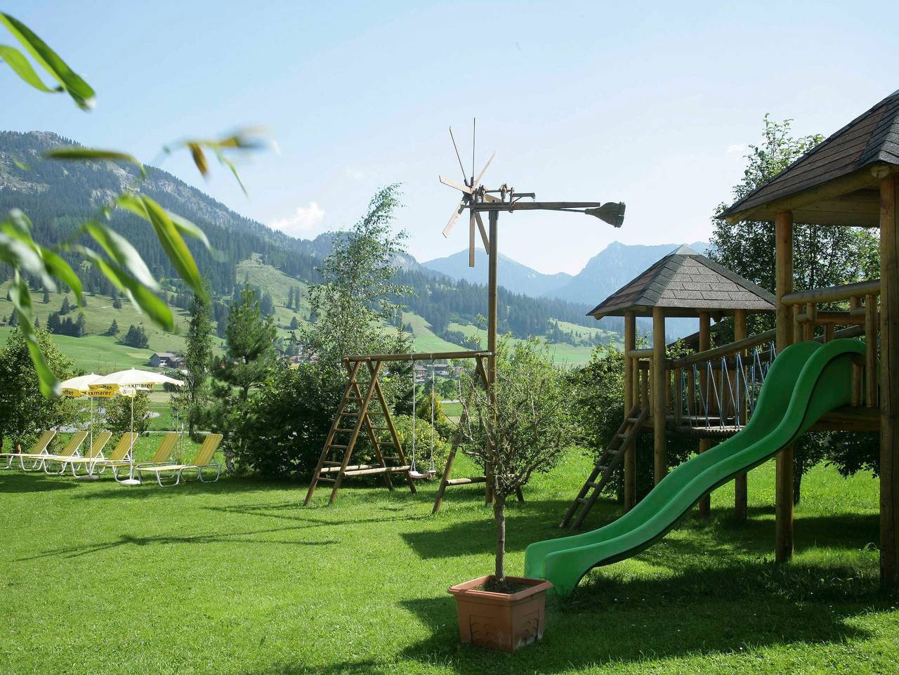 Landhaus Sammer - Komfort Doppelzimmer Türkenbund in Tannheim (Tirol), Allgäuer Alpen (Österreich)