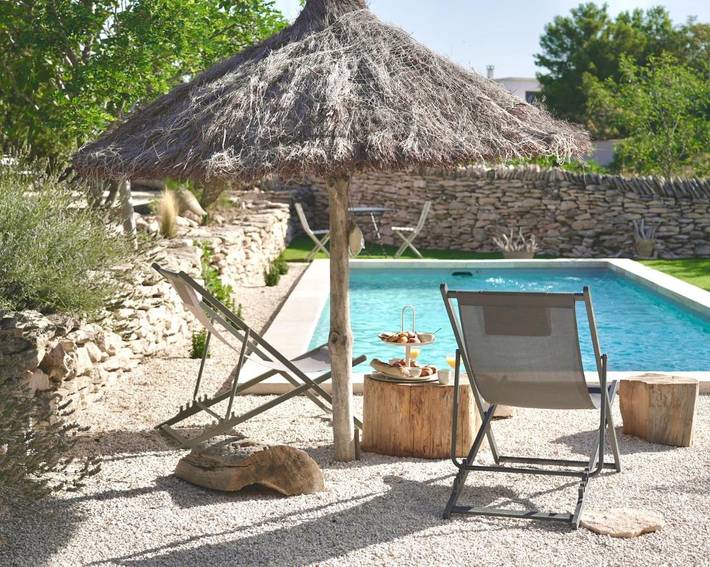 Chambre d’hôte pour 2 personnes, avec Terrasse ainsi que Jardin et Piscine à Sausset-les-Pins